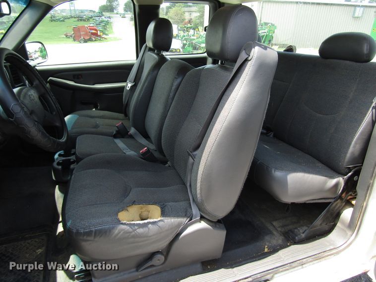 image for item DG1307 2003 Chevrolet Silverado 1500 Ext. Cab pickup truck