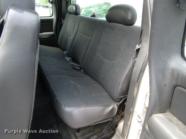 image for item DG1307 2003 Chevrolet Silverado 1500 Ext. Cab pickup truck