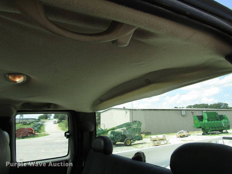 image for item DG1307 2003 Chevrolet Silverado 1500 Ext. Cab pickup truck