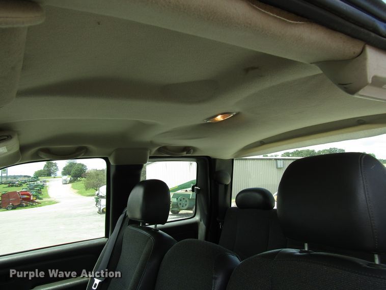 image for item DG1307 2003 Chevrolet Silverado 1500 Ext. Cab pickup truck