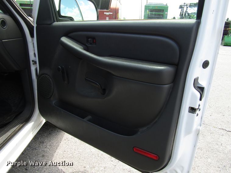 image for item DG1307 2003 Chevrolet Silverado 1500 Ext. Cab pickup truck