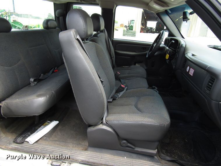 image for item DG1307 2003 Chevrolet Silverado 1500 Ext. Cab pickup truck