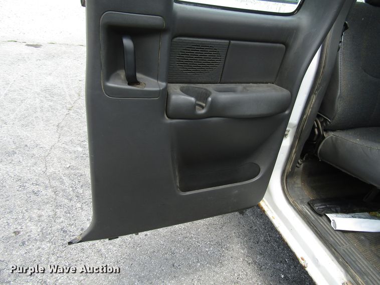 image for item DG1307 2003 Chevrolet Silverado 1500 Ext. Cab pickup truck