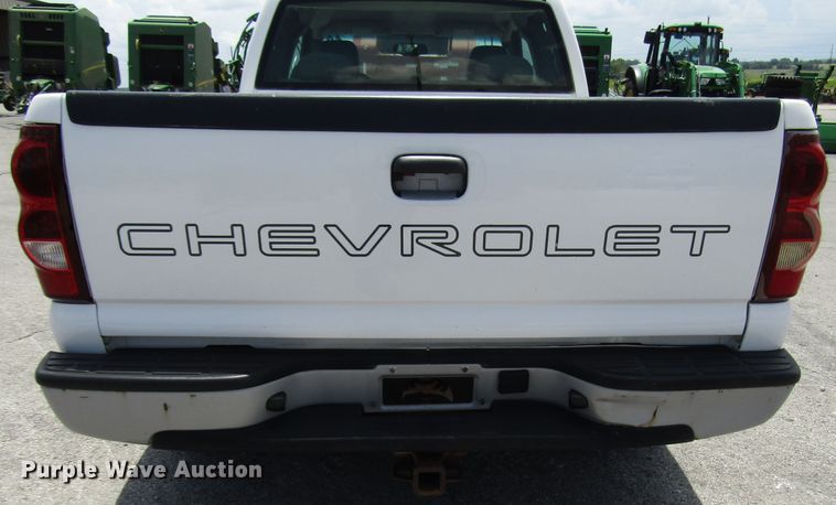 image for item DG1307 2003 Chevrolet Silverado 1500 Ext. Cab pickup truck