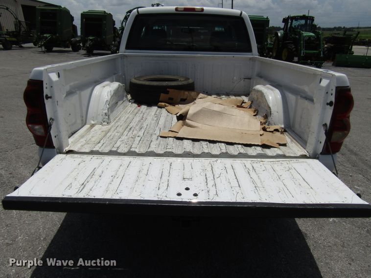 image for item DG1307 2003 Chevrolet Silverado 1500 Ext. Cab pickup truck