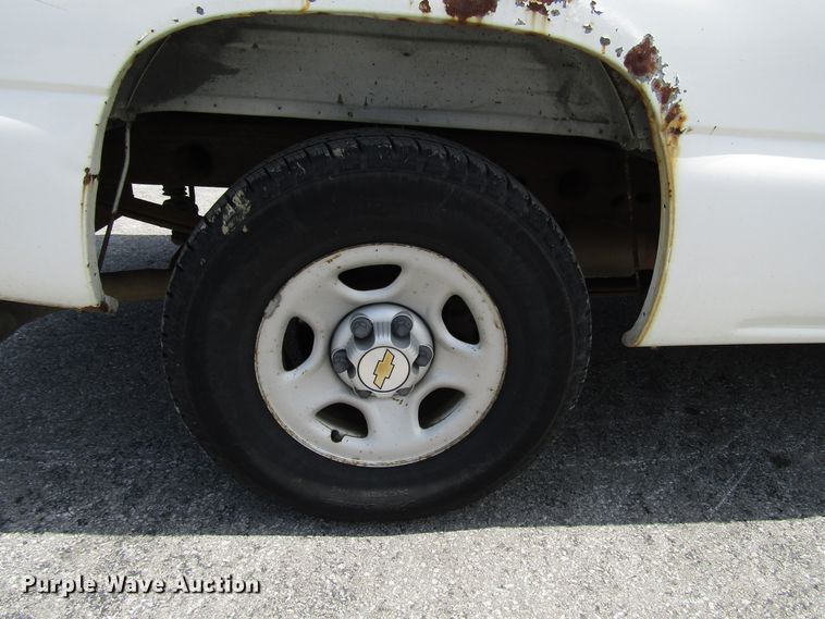 image for item DG1307 2003 Chevrolet Silverado 1500 Ext. Cab pickup truck