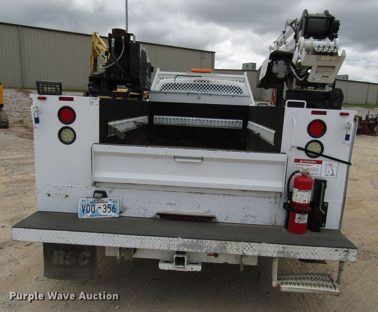 image for item DG1335 2012 Ford F550 service truck with crane