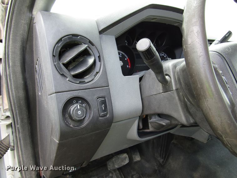 image for item DG1335 2012 Ford F550 service truck with crane