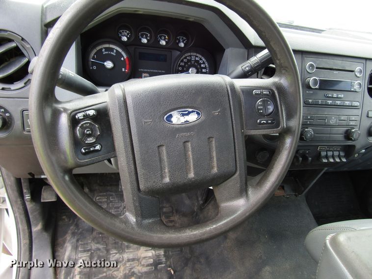 image for item DG1335 2012 Ford F550 service truck with crane