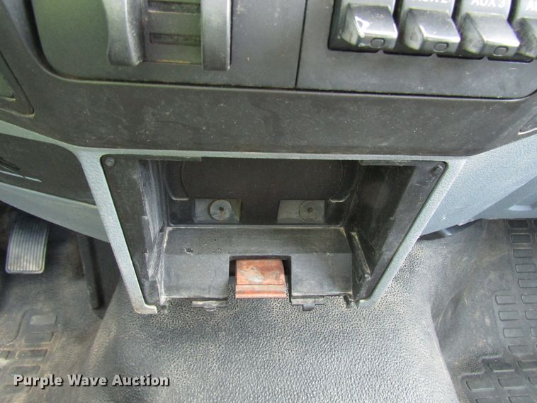 image for item DG1335 2012 Ford F550 service truck with crane