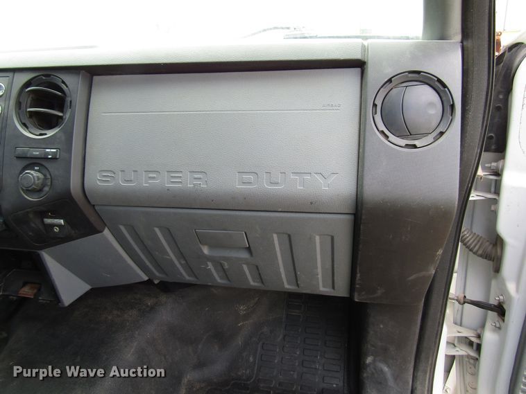 image for item DG1335 2012 Ford F550 service truck with crane