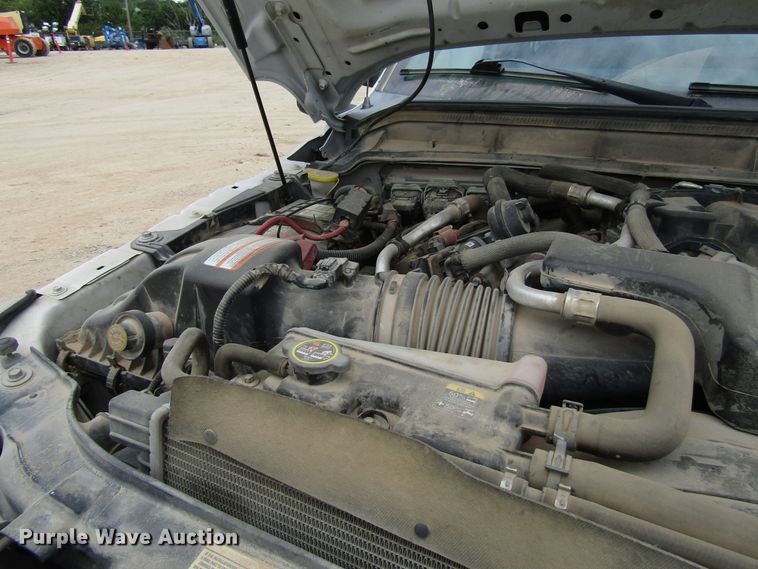 image for item DG1335 2012 Ford F550 service truck with crane