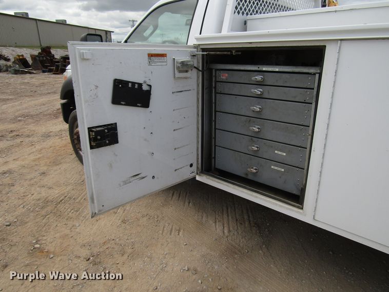 image for item DG1335 2012 Ford F550 service truck with crane