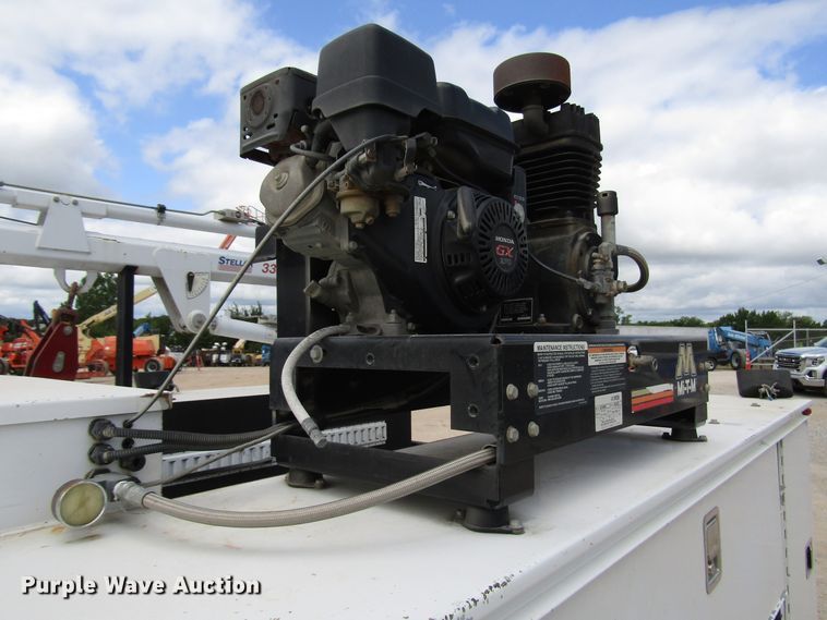 image for item DG1335 2012 Ford F550 service truck with crane