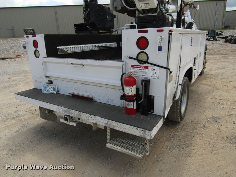 image for item DG1335 2012 Ford F550 service truck with crane