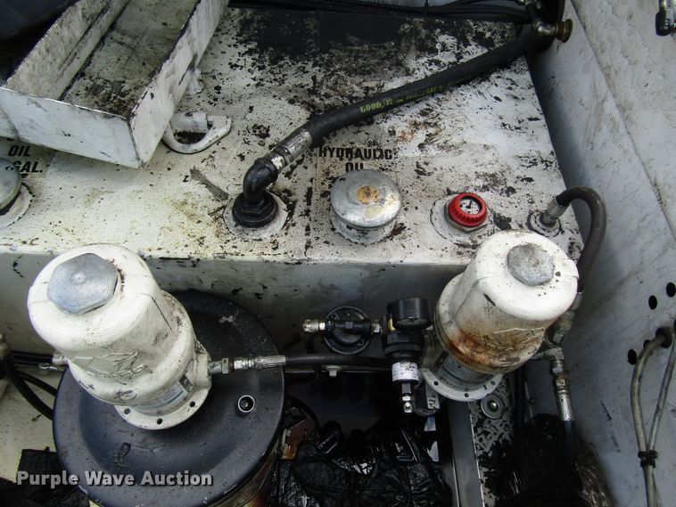 image for item DG1335 2012 Ford F550 service truck with crane