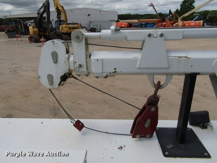 image for item DG1335 2012 Ford F550 service truck with crane