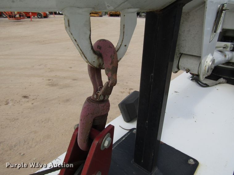 image for item DG1335 2012 Ford F550 service truck with crane