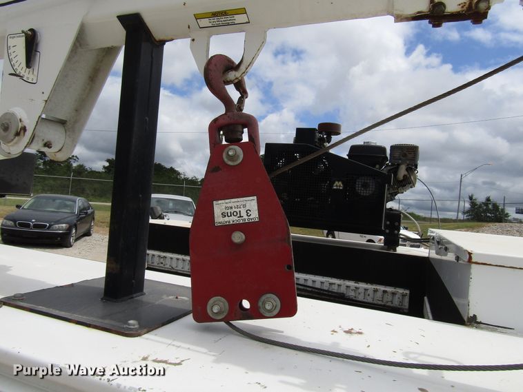 image for item DG1335 2012 Ford F550 service truck with crane