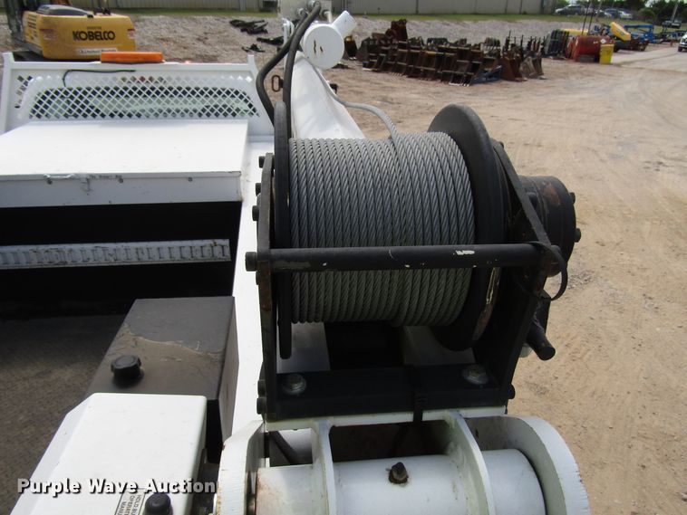 image for item DG1335 2012 Ford F550 service truck with crane