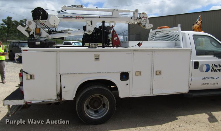 image for item DG1335 2012 Ford F550 service truck with crane