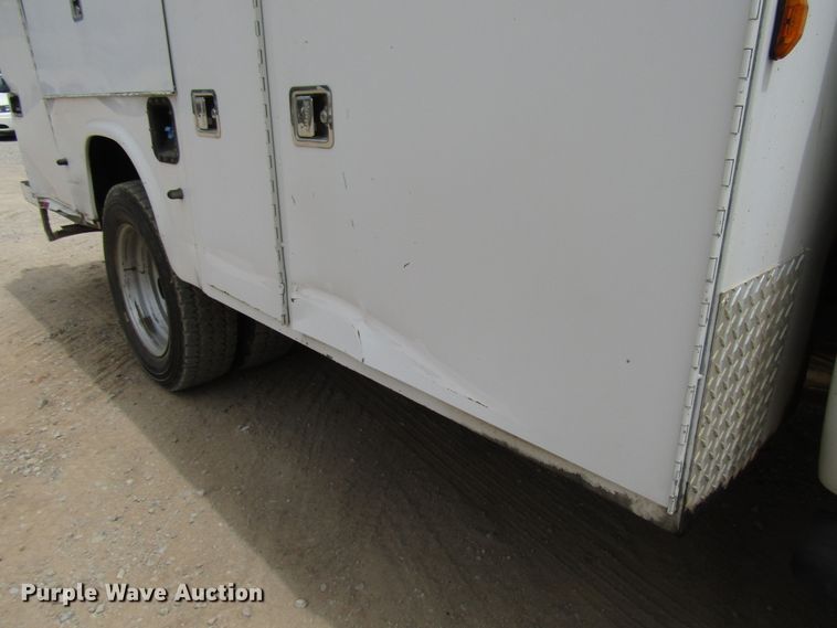 image for item DG1335 2012 Ford F550 service truck with crane