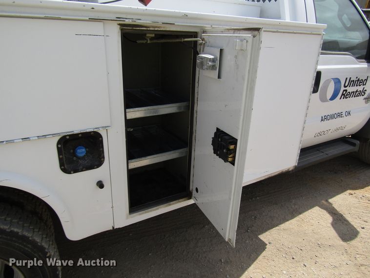 image for item DG1335 2012 Ford F550 service truck with crane