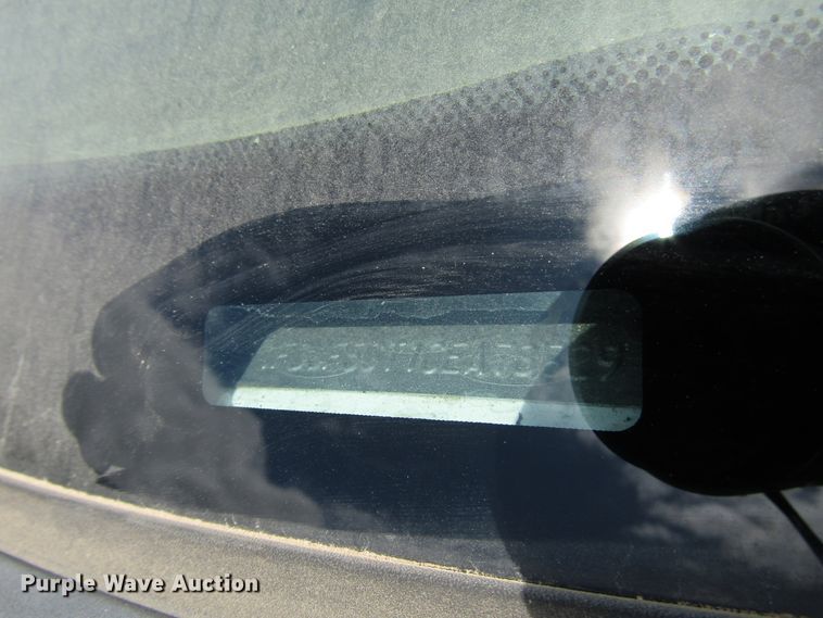 image for item DG1335 2012 Ford F550 service truck with crane