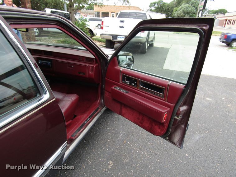 image for item DG1374 1991 Cadillac DeVille