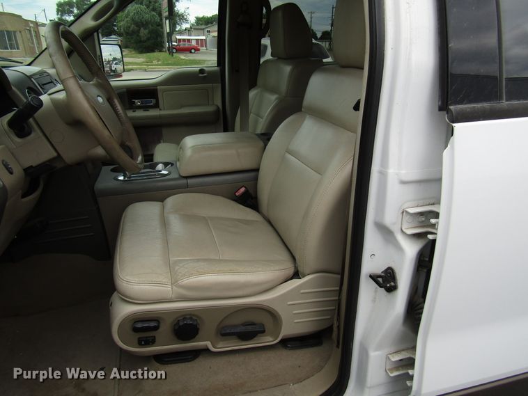 image for item DG1375 2004 Ford F150 SuperCrew pickup truck