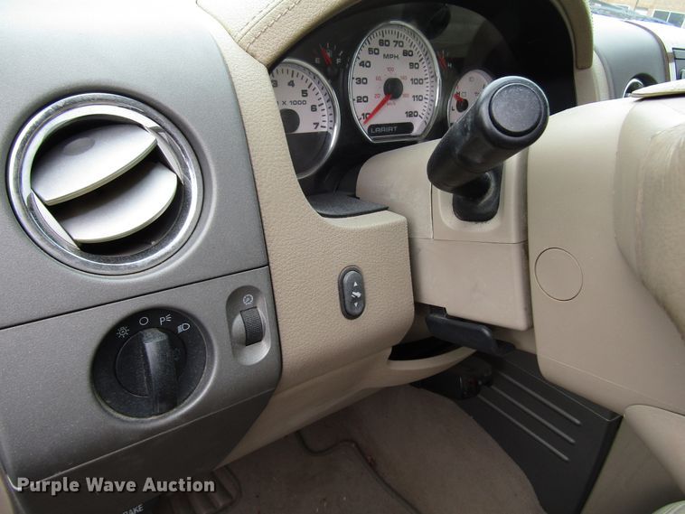 image for item DG1375 2004 Ford F150 SuperCrew pickup truck