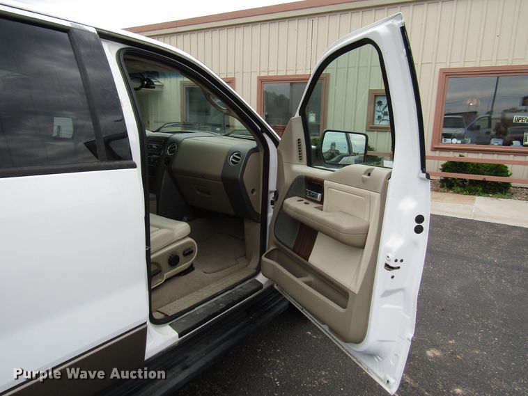 image for item DG1375 2004 Ford F150 SuperCrew pickup truck