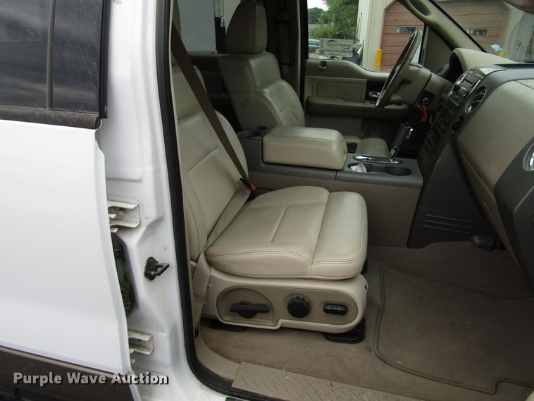 image for item DG1375 2004 Ford F150 SuperCrew pickup truck