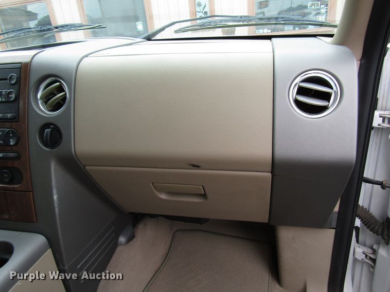 image for item DG1375 2004 Ford F150 SuperCrew pickup truck