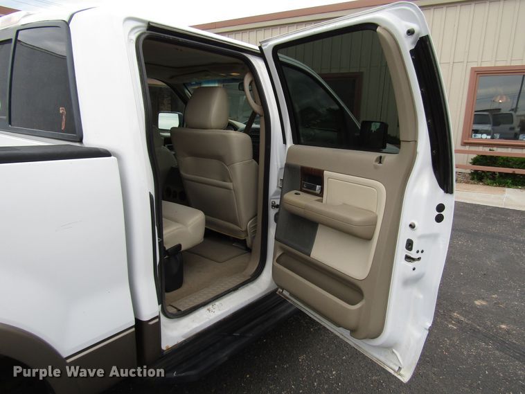 image for item DG1375 2004 Ford F150 SuperCrew pickup truck