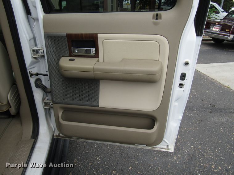 image for item DG1375 2004 Ford F150 SuperCrew pickup truck