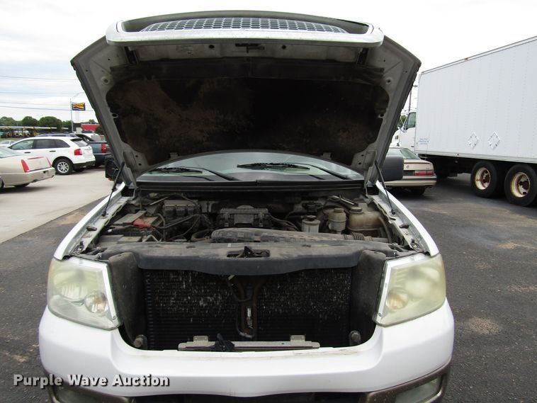 image for item DG1375 2004 Ford F150 SuperCrew pickup truck