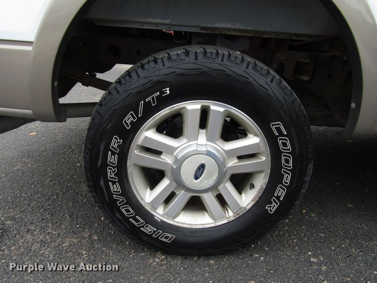 image for item DG1375 2004 Ford F150 SuperCrew pickup truck