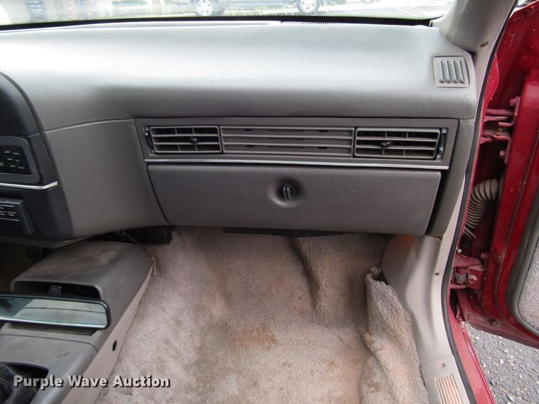 image for item DG1377 1989 Ford Taurus SHO