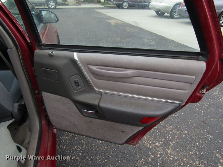 image for item DG1377 1989 Ford Taurus SHO