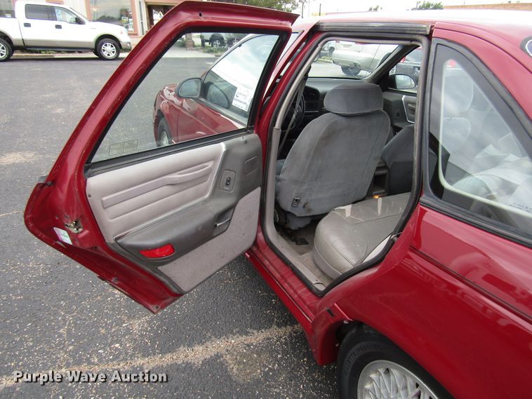 image for item DG1377 1989 Ford Taurus SHO