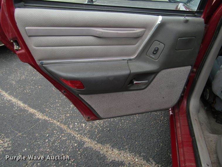 image for item DG1377 1989 Ford Taurus SHO