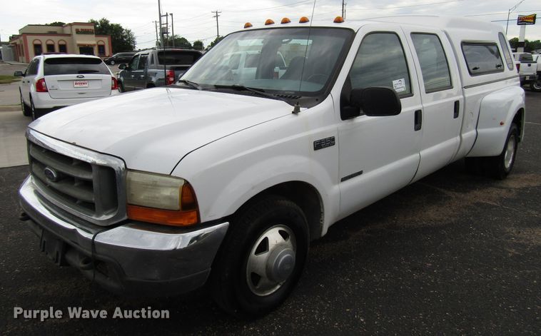 image for item DG1378 1999 Ford F350 Super Duty Crew Cab pickup truck