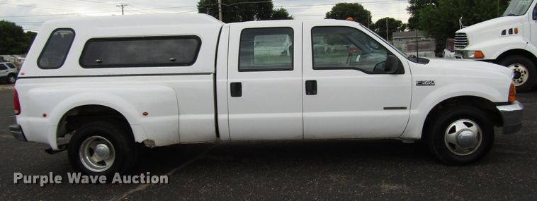 image for item DG1378 1999 Ford F350 Super Duty Crew Cab pickup truck