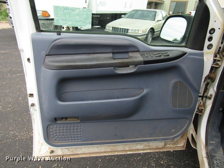 image for item DG1378 1999 Ford F350 Super Duty Crew Cab pickup truck