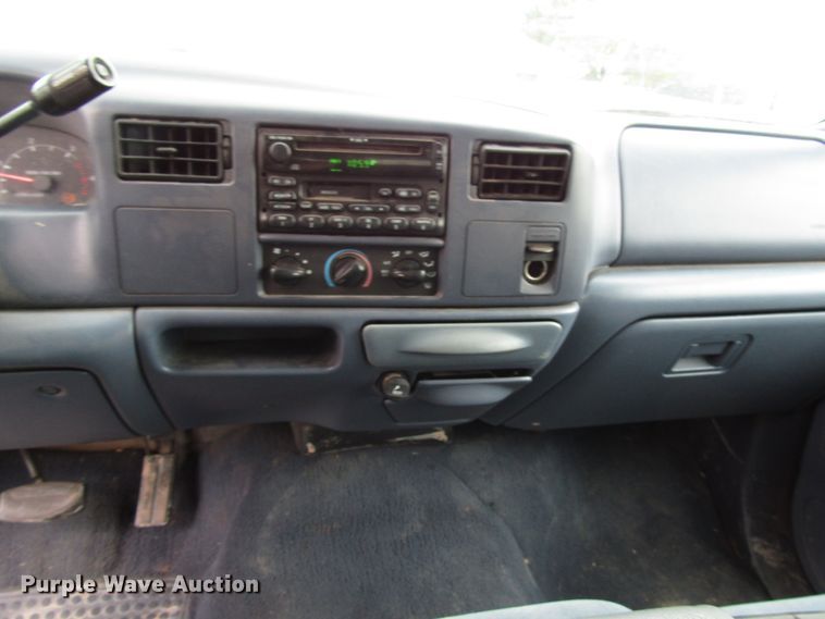 image for item DG1378 1999 Ford F350 Super Duty Crew Cab pickup truck