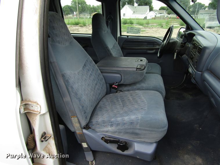 image for item DG1378 1999 Ford F350 Super Duty Crew Cab pickup truck