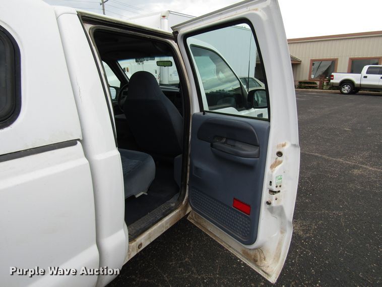 image for item DG1378 1999 Ford F350 Super Duty Crew Cab pickup truck