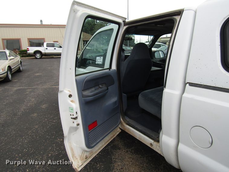 image for item DG1378 1999 Ford F350 Super Duty Crew Cab pickup truck