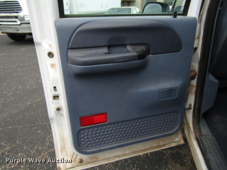 image for item DG1378 1999 Ford F350 Super Duty Crew Cab pickup truck